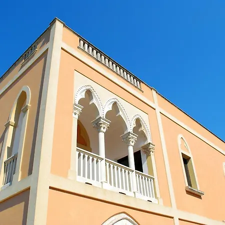 B&B Dimora Moresca 1906 3*